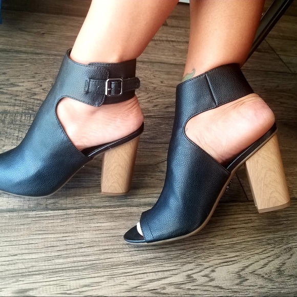 Simply Vera Vera Wang Shoes - Simply vera vera wang open toe booties